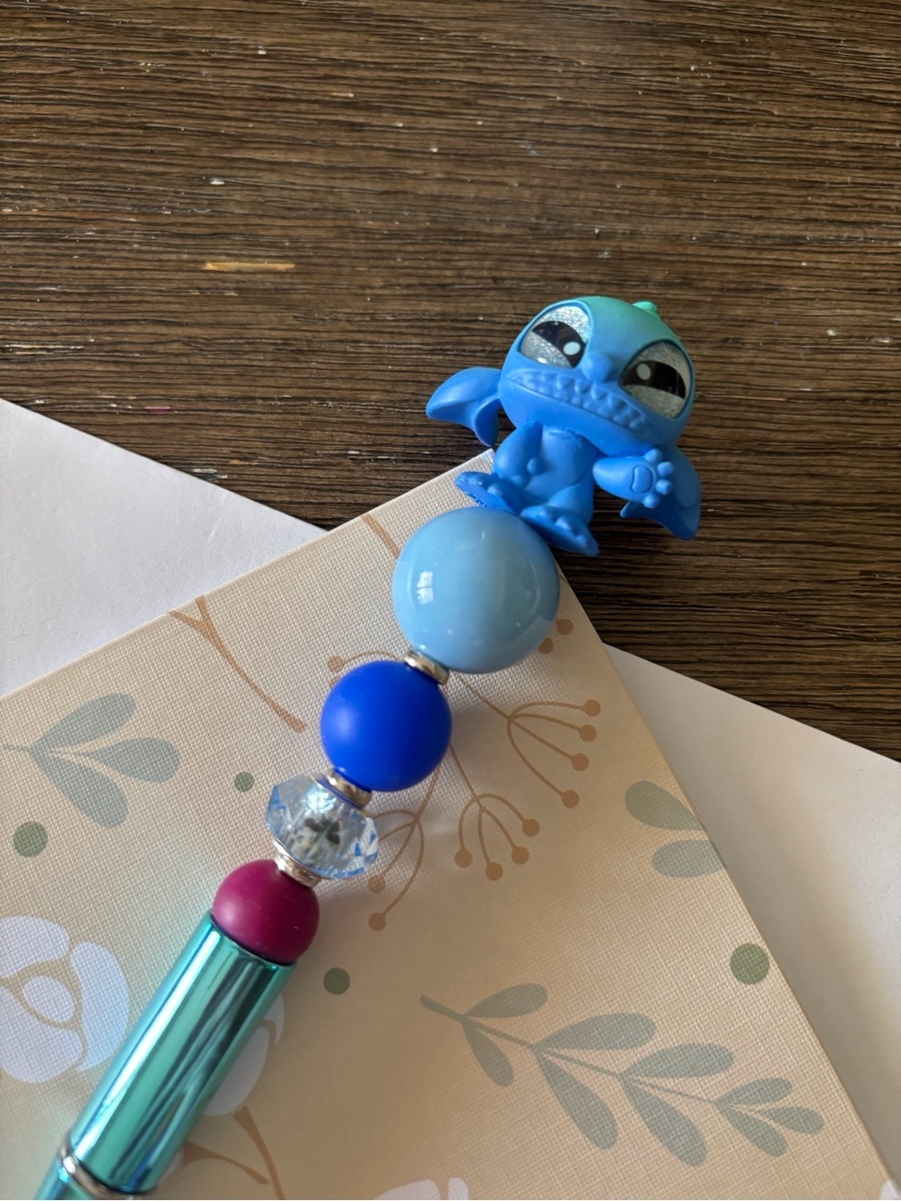 Disney Doorables: Lilo & Stitch: Stitch as dual color handmade beaded pen